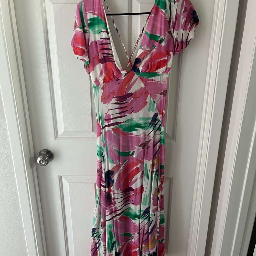 Kariella Multicolor Abstract V-Neck Open Back Maxi Dress